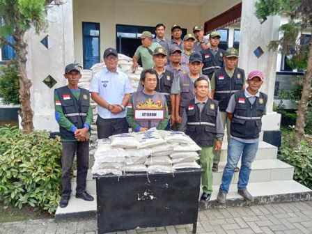 Pemkot-Bandar-Lampung-Salurkan-3.143-Paket-Beras-untuk-Warga-Teluk-Betung-Timur