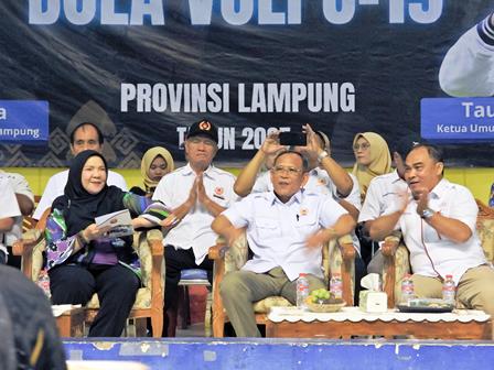 Wali-Kota-Bandar-Lampung-Buka-Kejurda-Bola-Voli-U-19-di-Gedung-Sumpah-Pemuda-PKOR-Way-Halim-2