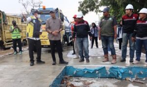gubernur-lampung-tinjau-jalan-metro-kota-gajah-progres-8-persen