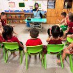 Mahasiswa Unila Mayra Zahra mengajar anak TK di Hanoi Vietnam