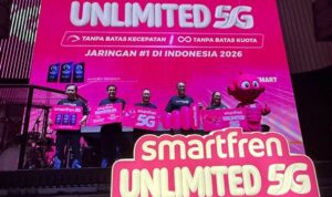 Petugas XLSMART memperkuat jaringan 5G di Medan Sumatera Utara