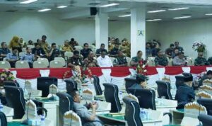 Wakil Gubernur Lampung menghadiri rapat paripurna DPRD membahas 12 Raperda usul inisiatif.