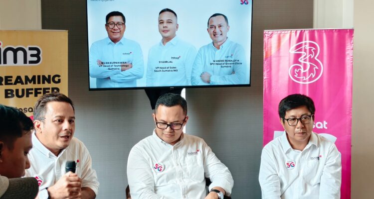 Tim Indosat memantau jaringan selama 24 jam di tengah erupsi Anak Gunung Krakatau