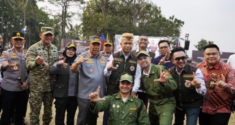 Raffi Ahmad bersama ribuan anggota Satlinmas Bandar Lampung