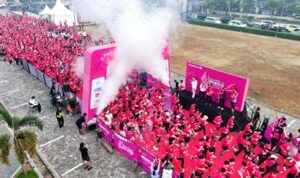Peserta mengikuti SMARTFREN Fun Run 5G Palembang 2026
