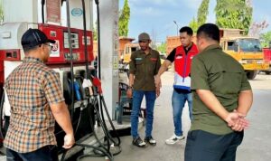 Antrean kendaraan di SPBU Lampung untuk BBM subsidi