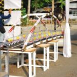 Mahasiswa Fakultas Teknik Unila memamerkan inovasi kapal kendali jarak jauh dan model jembatan dalam Dies Natalis ke-47.