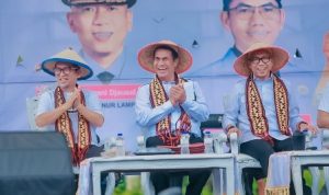 Gubernur Lampung Rahmat Mirzani Djausal menghadiri Pesta Rakyat Petani di Pringsewu dan membahas kenaikan harga singkong serta ekspor tepung mocaf ke Amerika Serikat.