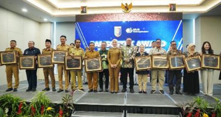 Wagub Jihan Nurlela menghadiri Jamsostek Award Lampung 2025