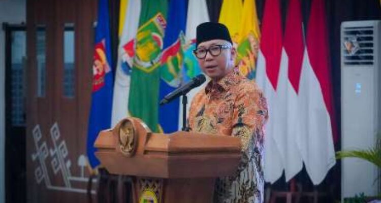 Gubernur Lampung Rahmat Mirzani Djausal bersama Kapolda Lampung Yustan Alpiani dalam acara pisah sambut Kapolda Lampung di Bandar Lampung.