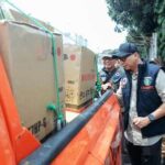 Gubernur Mirza membahas penanganan karhutla Lampung di Pusdalops BPBD.