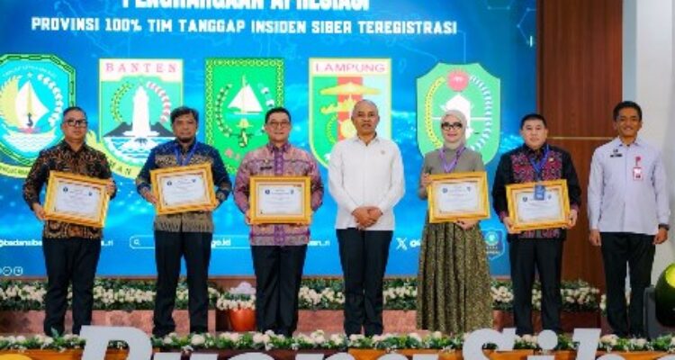 Wagub Lampung Jihan Nurlela menerima penghargaan TTIS dari BSSN
