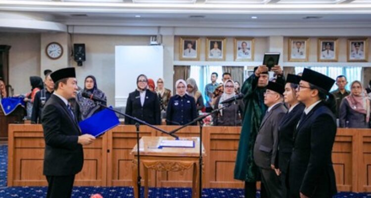 Sekdaprov Lampung Marindo Kurniawan melantik tiga pejabat Pemprov Lampung